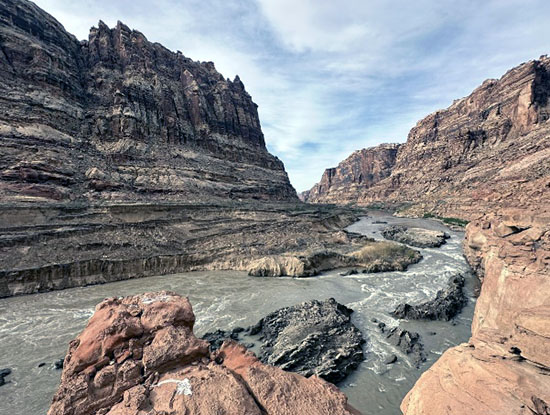 Slump features at the end of Cataract Canyon and beginning of Narrow Canyon. Photo by Meg Flynn of the Returning Rapids Project.